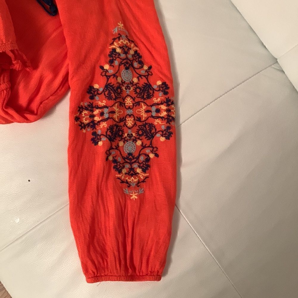 Blue Pepper Red Embroidered Romper. Size M - Picture 11 of 12